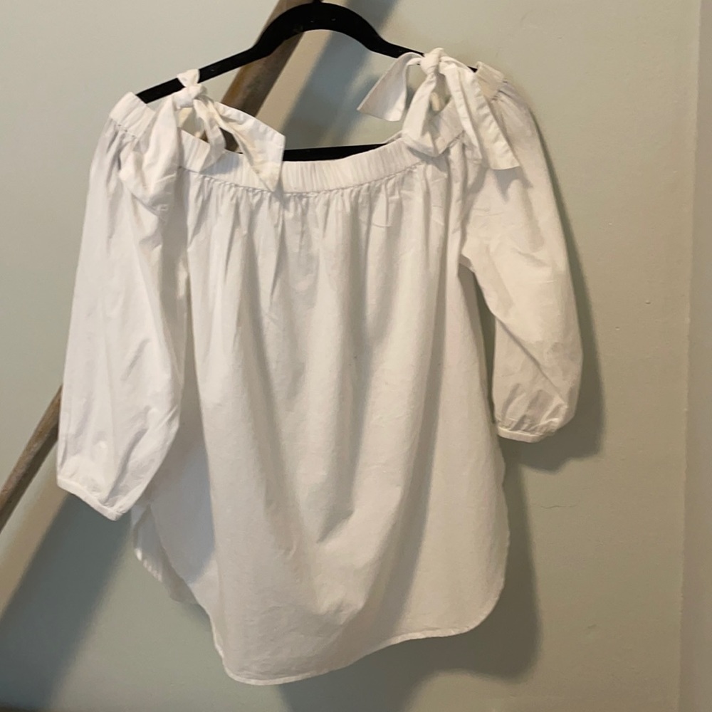 GAP off the shoulder, shoulder ties white blouse S